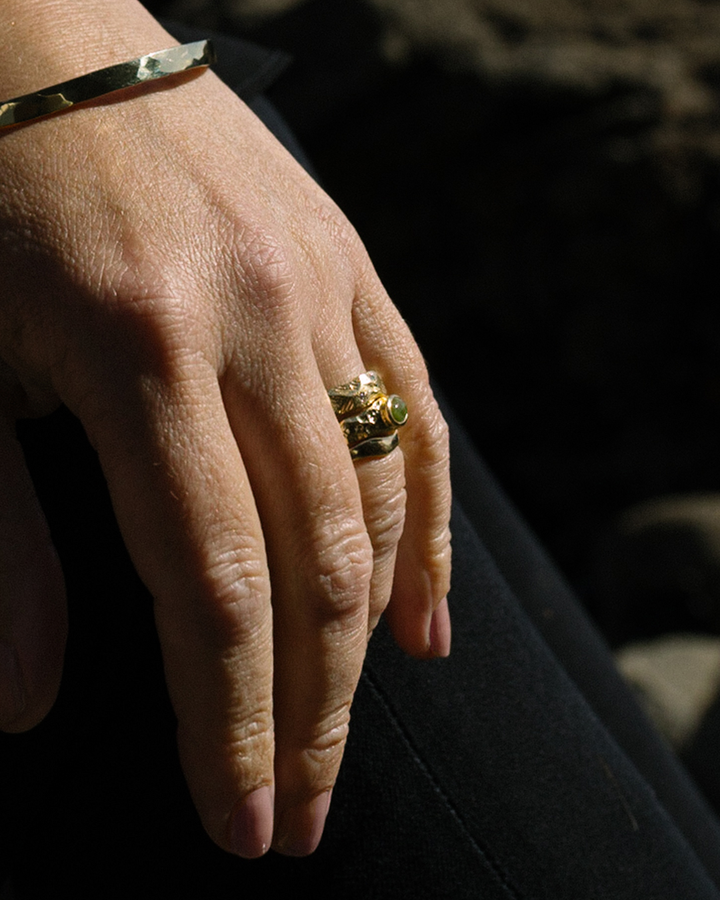 Made of Gold 18k Gold Mt Te Kinga Pounamu Ring N